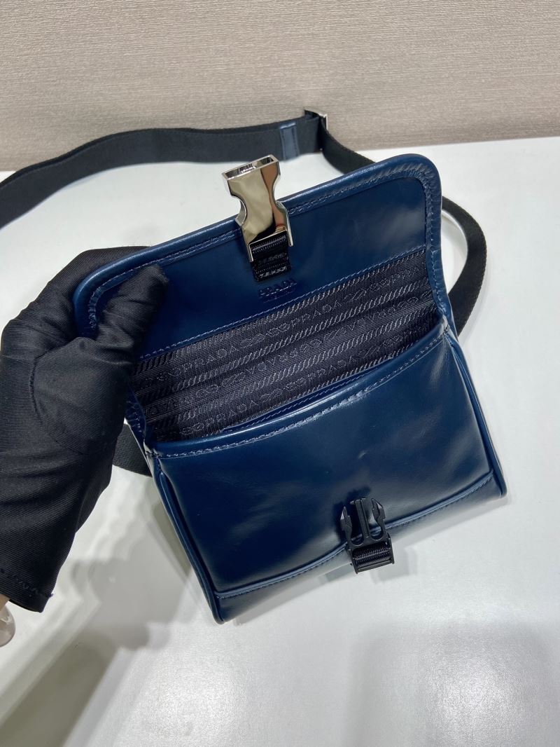 Pra*a waist chest packs